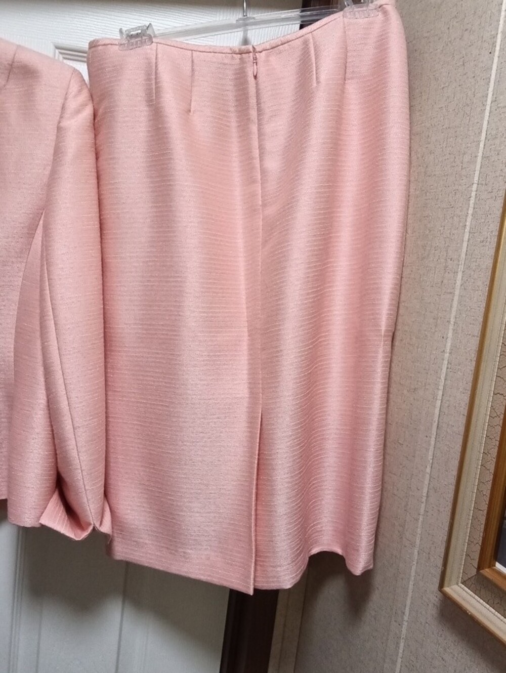 Kasper Women's Light Pink Two-Piece Skirt Suit Size 8 - Picture 5 of 15
